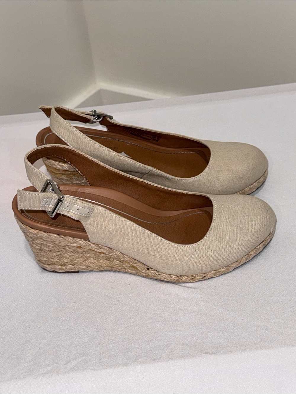 Vionic Coralina Slingback Espadrille Wedges Beige Canvas Women’s Size 7